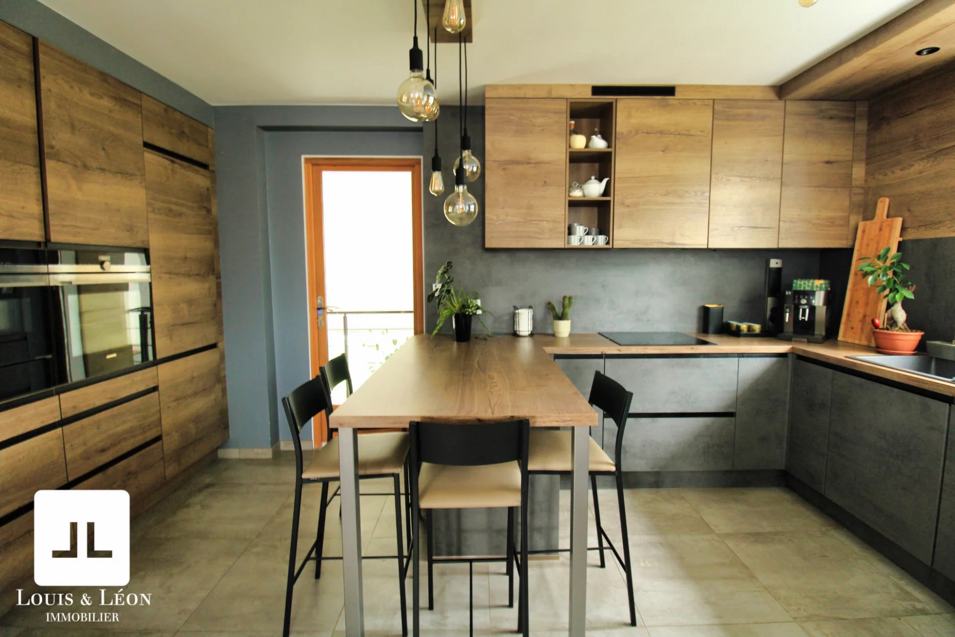 Maison 5 chambres 220 m2 – 2 studios