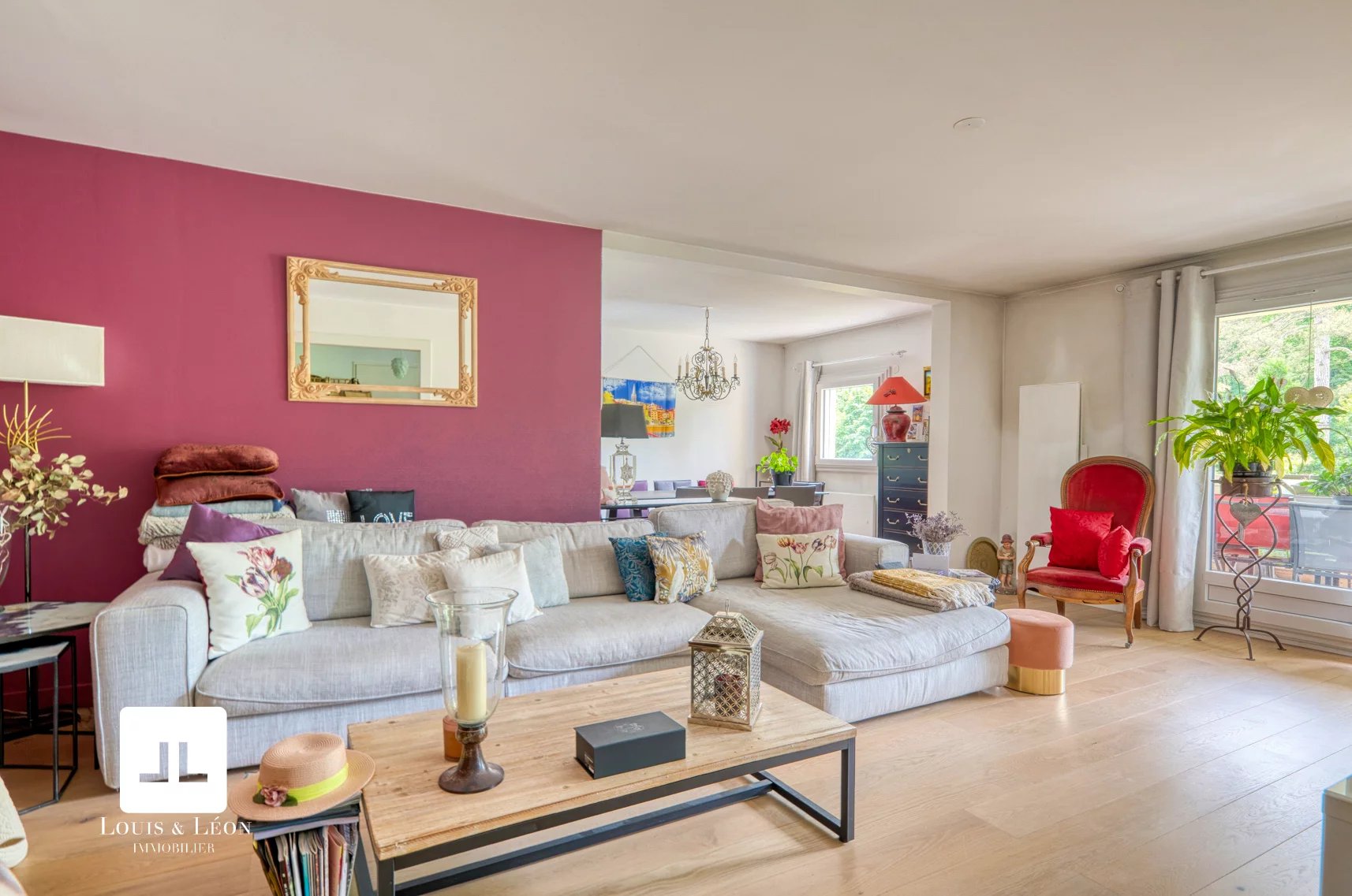 Spacieux T4 de 133 m2 avec terrasses, garage et caves