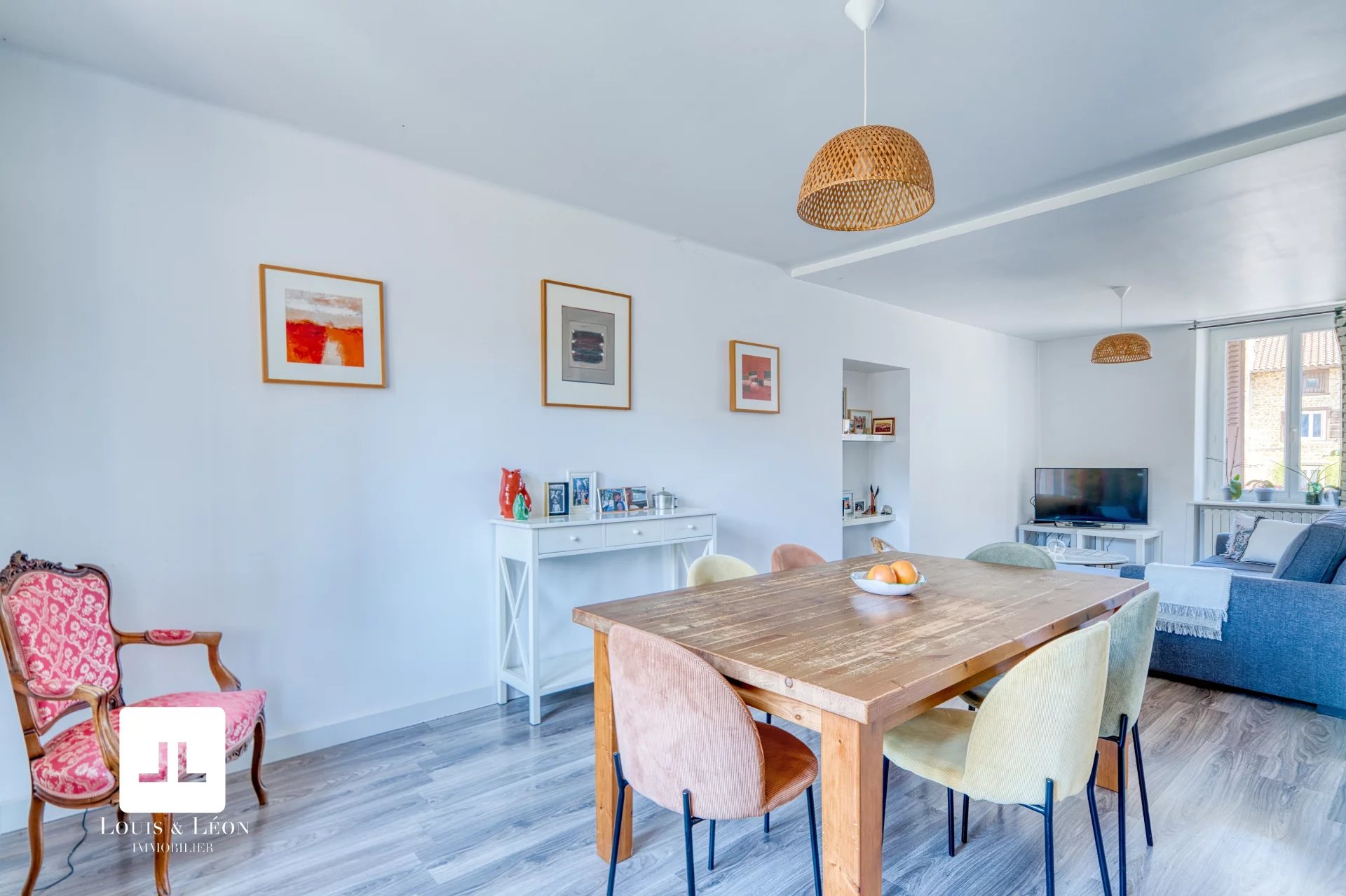 Maison de village et dépendances