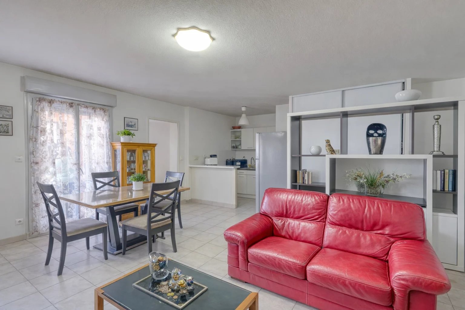 Belle Appartement T2 – 48 m² – Balcon – Garage + Parking – Villefranche-sur-Saône