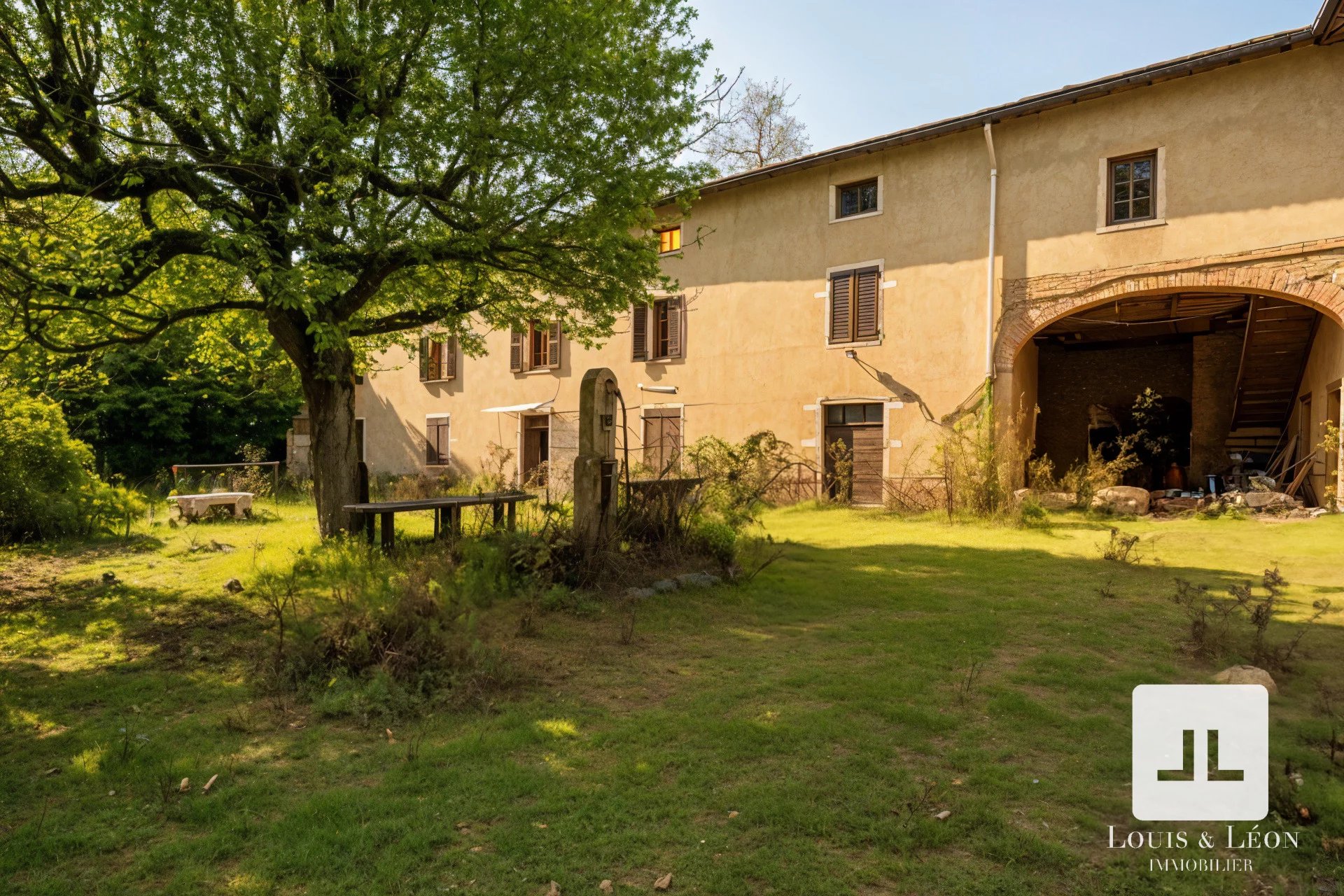 Plateau brut de 174 m² avec extérieur et terrasse couverte – Copropriété de 17 lots