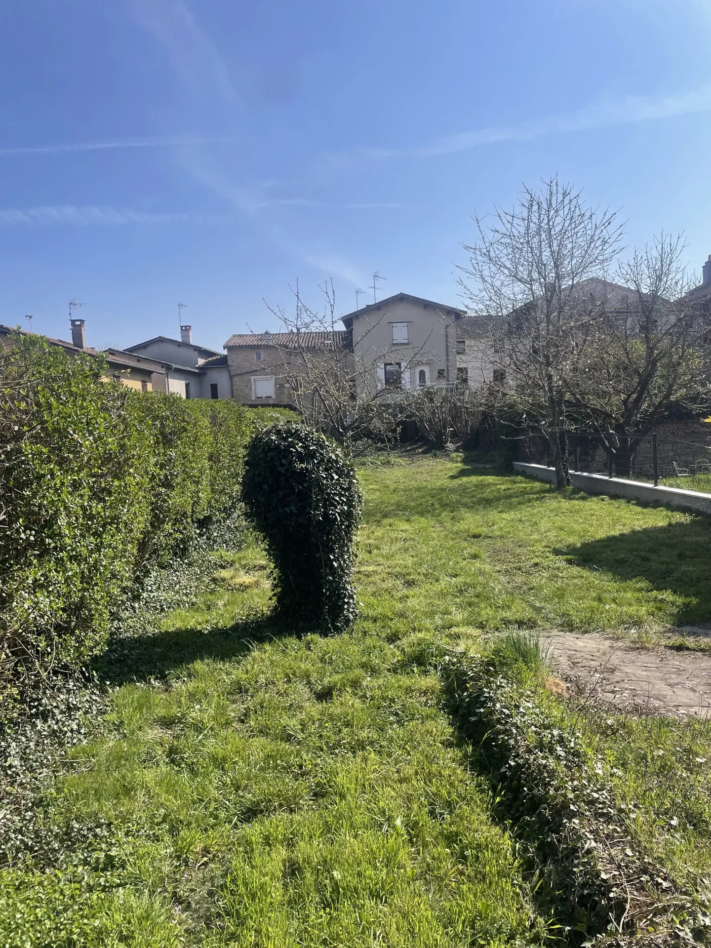 Terrain constructible 479 m² – Hyper centre Anse – Zone U – Libre constructeur